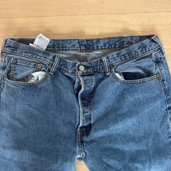 Levi’s 501 Jeans Button fly light wash denim straight leg size 38x36 - Picture 2 of 5